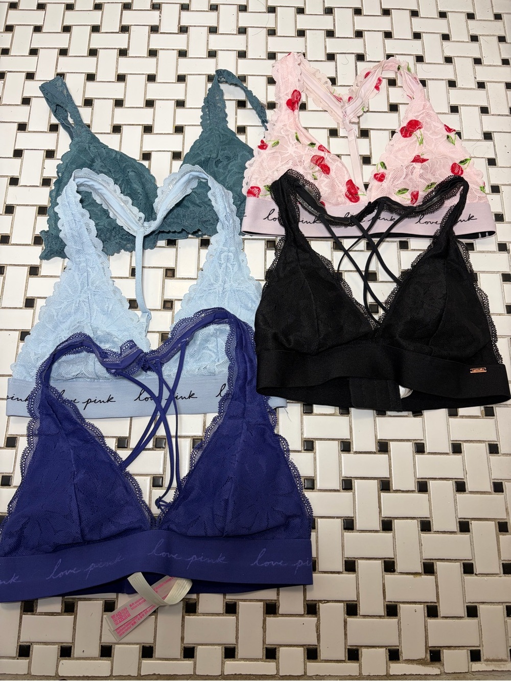 Bundle of 5 Victoria’s Secret Pink bras